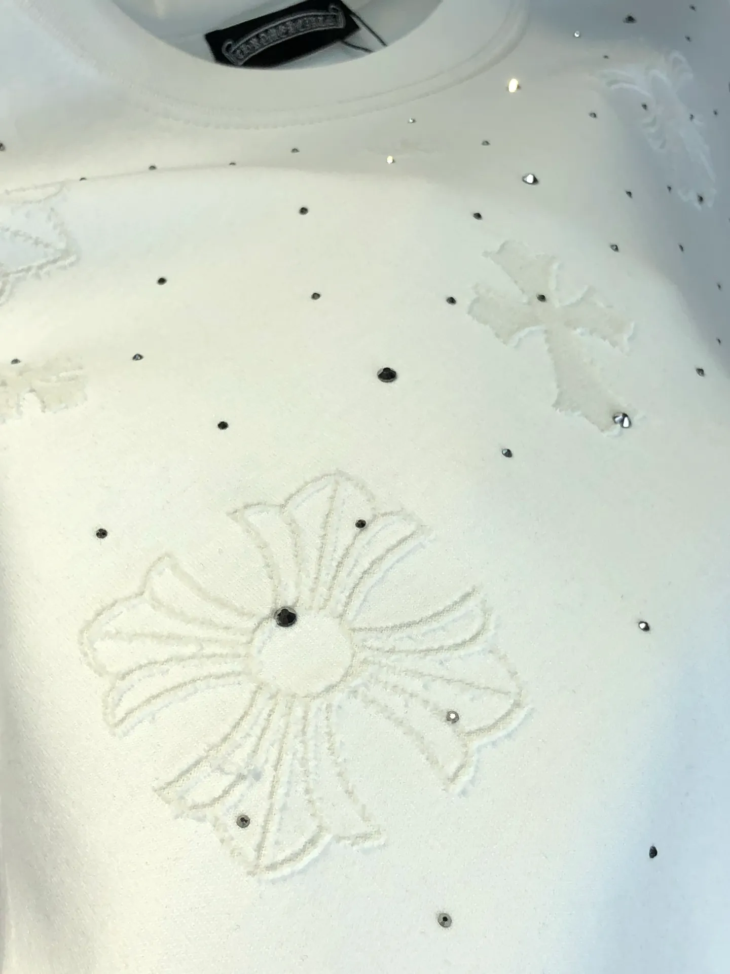 🅿️210 Cro 2025 Spring and Summer New Style Round Neck Short Sleeves Laser Burning Process ➕ Full Body Diamonds Made of High Weight 320g Double Yarn Combed Cotton Fabric Slightly Loose Fit The Fabric Feels Soft and Thick Same Style for Men and Women Color: Black White Code Number: SMLXLXXL
